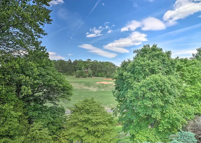 Indoor Pool & Golf Course Views: Lake Lure Condo!