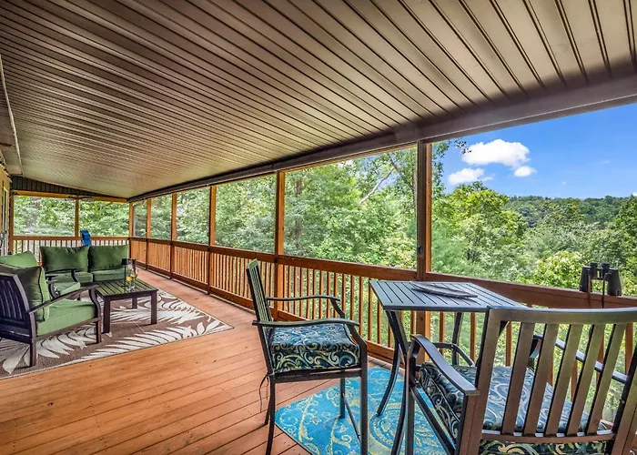 The Grouse House, Community Lake Access, Hot Tub & Huge Screened Porch